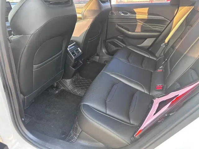 Geely Xingrui — Фото автомобиля 8
