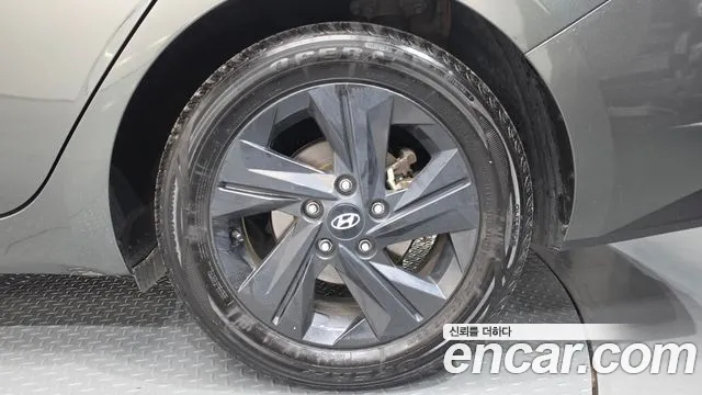 Hyundai Avante CN7 — Фото автомобиля 6