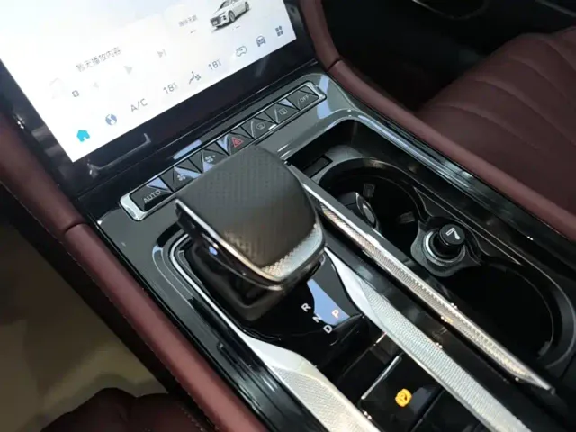Hongqi Hongqi H5 PHEV 2025 130 Super Hybrid Edition — Фото автомобиля 13