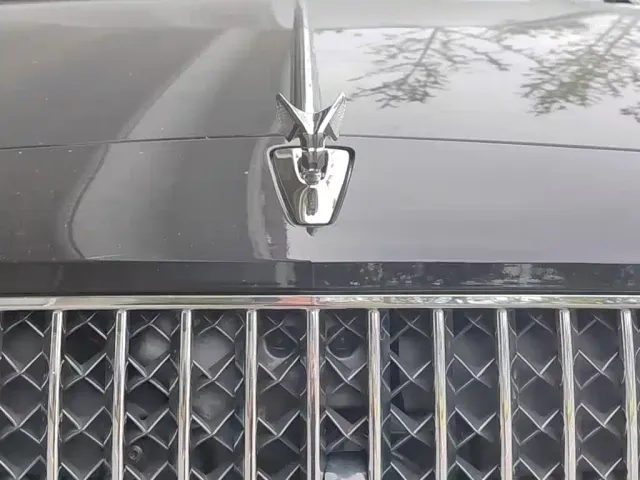 Bentley Flying Spur — Фото автомобиля 8