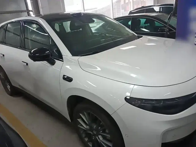 Leapmotor C10 — Фото автомобиля 3
