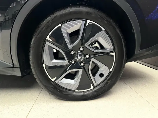 Toyota bZ3 — Фото автомобиля 8