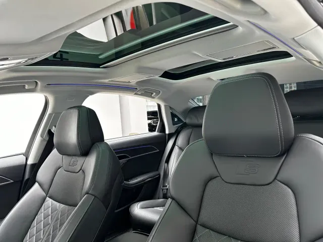 Audi A8 — Фото автомобиля 9