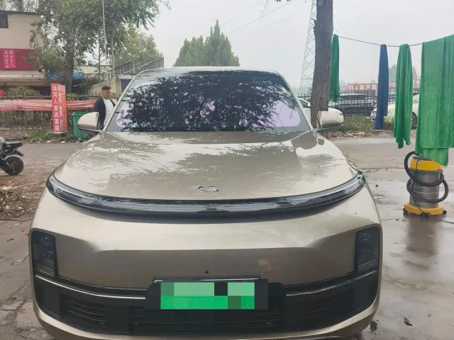 Li Auto L8 — Фото автомобиля 2
