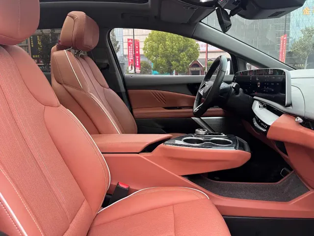 Cadillac Optiq — Фото автомобиля 14