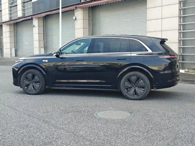 Li Auto L7 — Фото автомобиля 7