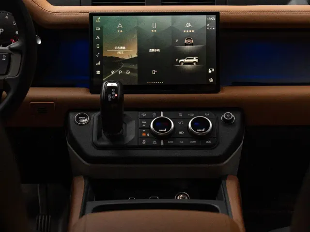 Land Rover Defender — Фото автомобиля 21