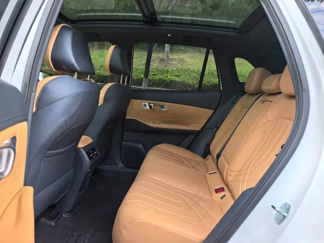 Geely Galaxy Starship 7 EM-i — Фото автомобиля 7