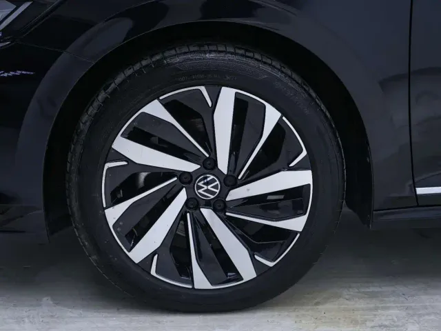 Volkswagen Passat — Фото автомобиля 9