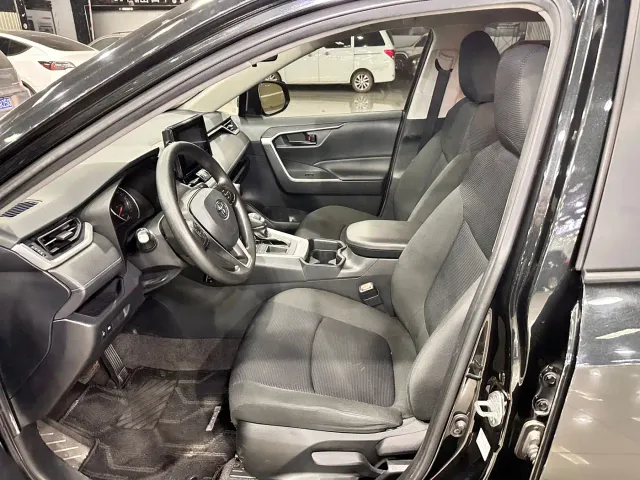 Toyota RAV4 — Фото автомобиля 5