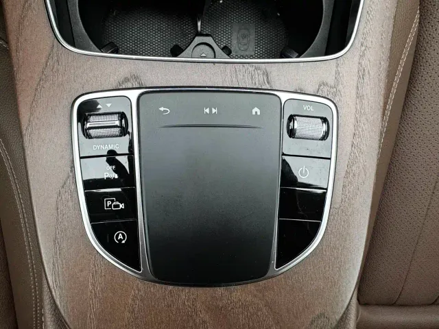 Mercedes-Benz E-Class — Фото автомобиля 11