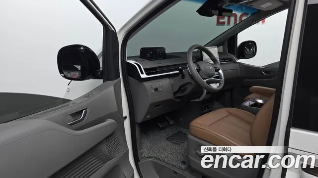 Hyundai Staria Staria 4WD Lounge 9 мест — Фото автомобиля 8