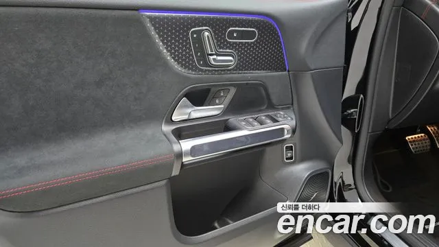 Mercedes-Benz EQB — Фото автомобиля 15