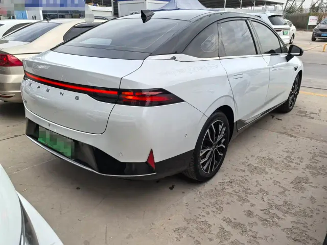 Xpeng P5 — Фото автомобиля 6