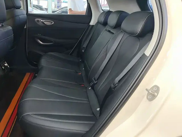 BYD Sealion 05 EV — Фото автомобиля 16