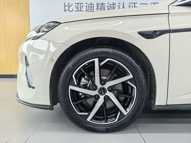 BYD Seal 07 DM-i — Фото автомобиля 10