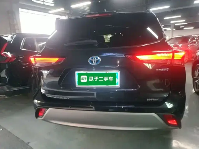 Toyota Highlander — Фото автомобиля 5