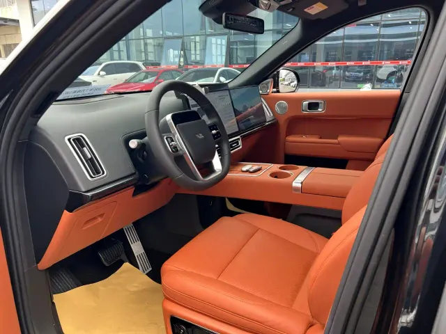 Li Auto L9 — Фото автомобиля 8