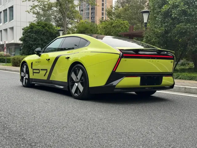 Xpeng P7 — Фото автомобиля 4