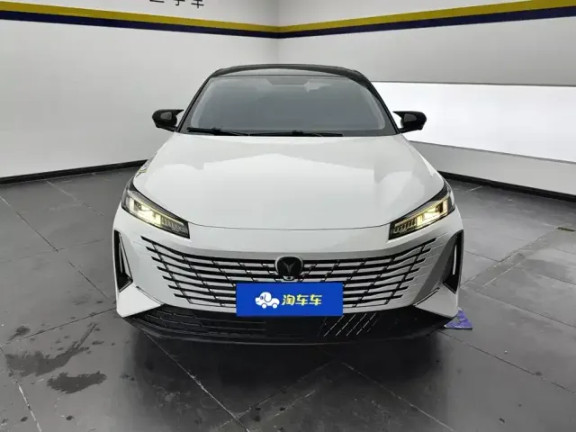 Changan Eado 2024 Model 1.5T GDI Auto Premium Type — Фото автомобиля 2