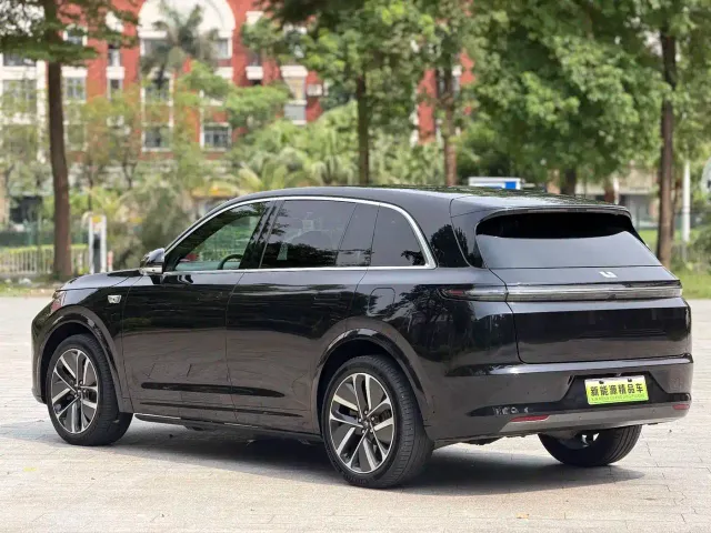 Li Auto L7 — Фото автомобиля 20