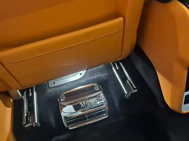 Rolls-Royce Cullinan — Фото автомобиля 11