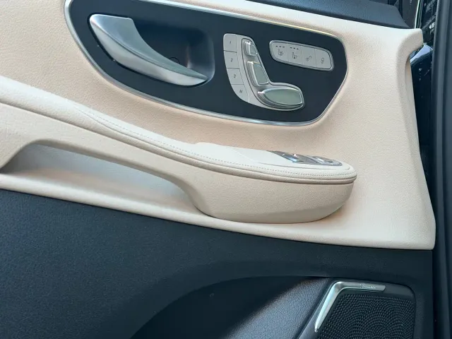 Mercedes-Benz V-Class — Фото автомобиля 11