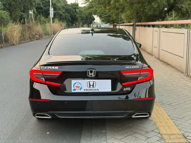 Honda Accord — Фото автомобиля 8