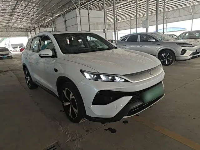 BYD Song Pro — Фото автомобиля 3