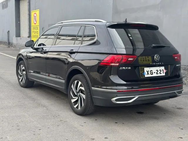 Volkswagen Tiguan L — Фото автомобиля 9
