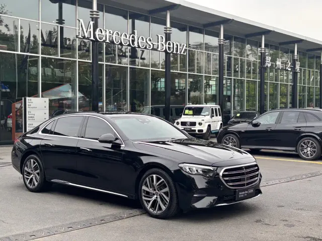 Mercedes-Benz E-Class — Фото автомобиля 4