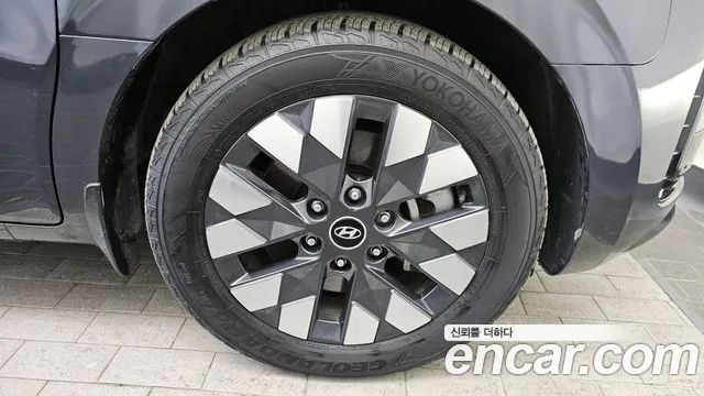 Hyundai Staria Staria 4WD Lounge 9 мест — Фото автомобиля 5