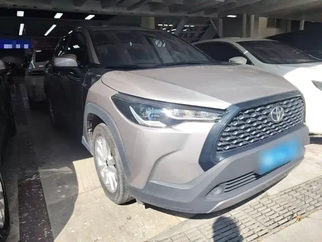 Toyota Corolla Cross — Фото автомобиля 3
