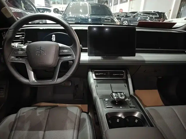 BYD Qin L — Фото автомобиля 9
