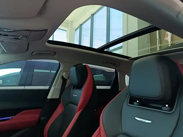 Hongqi HS3 — Фото автомобиля 17