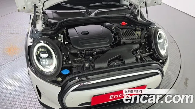 Mini Cooper Cooper Classic Plus Launch Pack — Фото автомобиля 5
