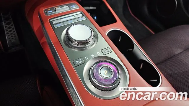 Genesis GV70 — Фото автомобиля 12