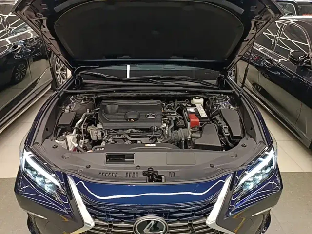 Lexus ES — Фото автомобиля 19