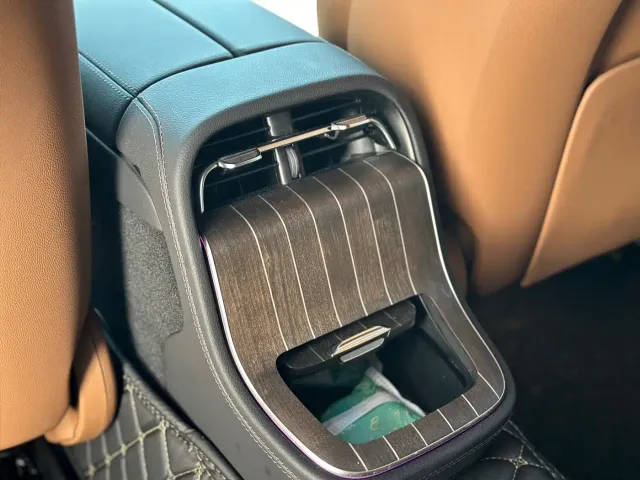 Mercedes-Benz E-Class — Фото автомобиля 10