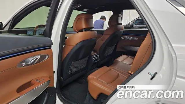 Genesis GV70 — Фото автомобиля 16