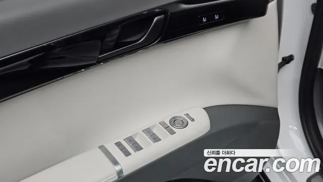 Hyundai Grandeur GN7 — Фото автомобиля 25