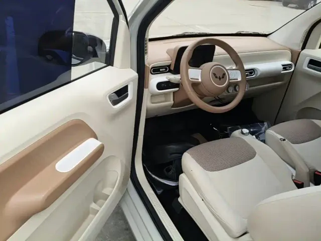 Wuling Hongguang Mini EV — Фото автомобиля 15