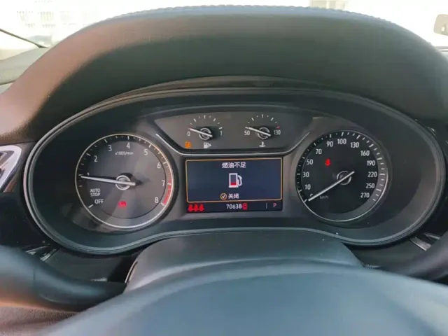 Buick Regal — Фото автомобиля 11