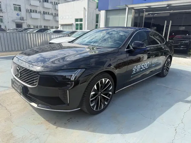 Фотография автомобиля — Volvo S90