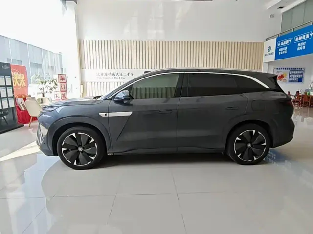 BYD Tang L — Фото автомобиля 4