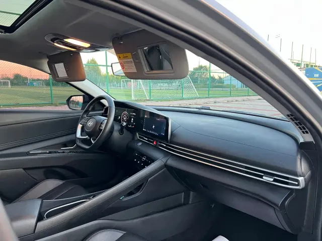 Hyundai Elantra — Фото автомобиля 11