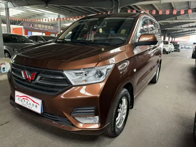 Wuling Hongguang — Фото автомобиля 3