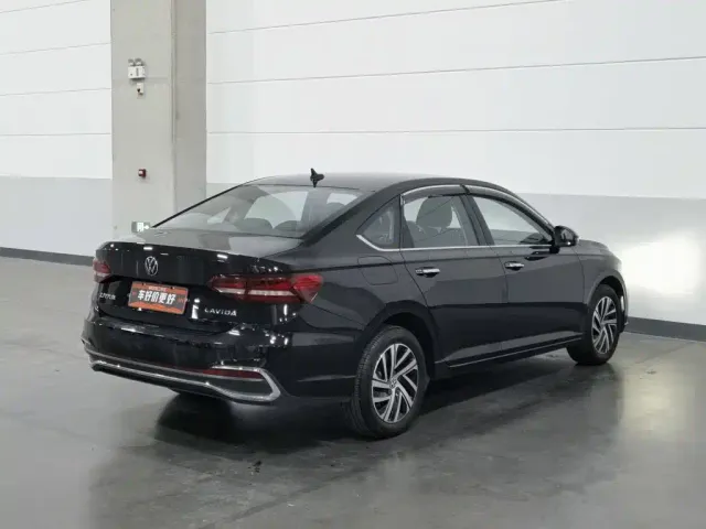 Volkswagen Lavida — Фото автомобиля 2