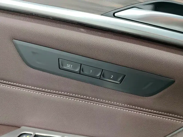 BMW 5 Series — Фото автомобиля 17