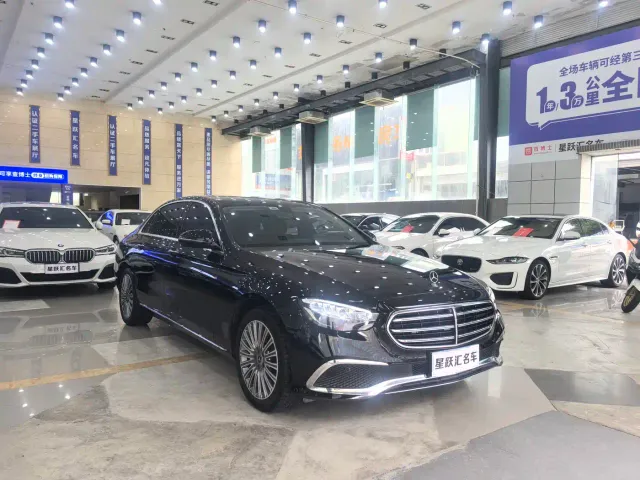 Mercedes-Benz E-Class — Фото автомобиля 3